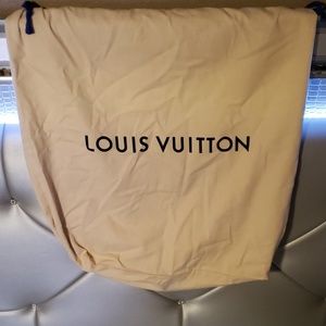 Louis Vuitton overrides dustbag